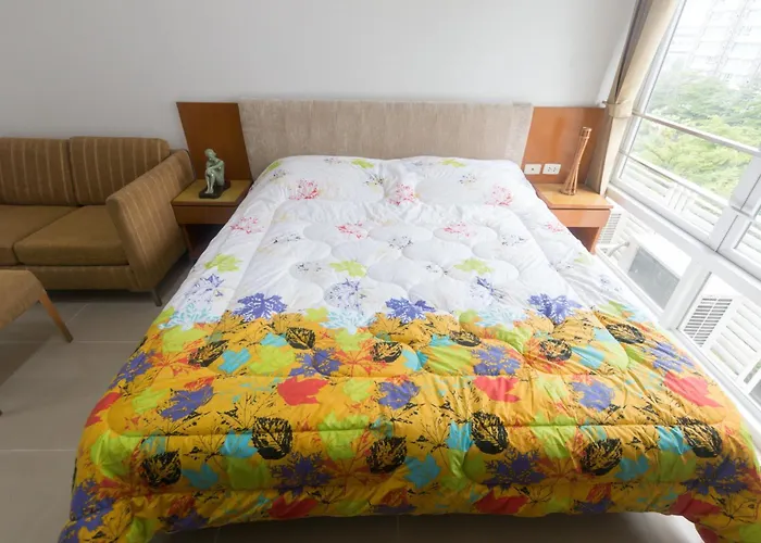 I-house Laguna Garden Rca - Behind Sukhumvit Thonglor Asoke Emporium Hospital Piyavet Hospital Makkasan Airport Link Mrt Sky Train *